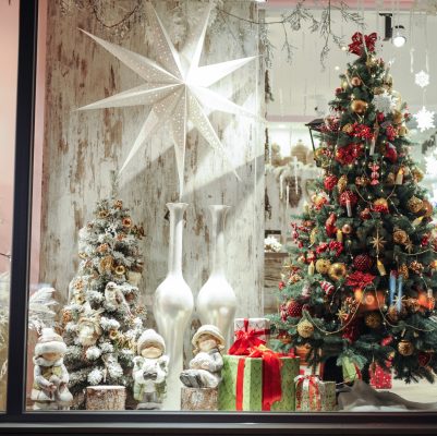 Christmas-Window-Display.jpg